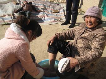 2012年11月22日商丘睢县马六大风车幼儿园感恩教育活动