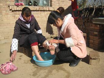 2012年11月22日商丘睢县马六大风车幼儿园感恩教育活动