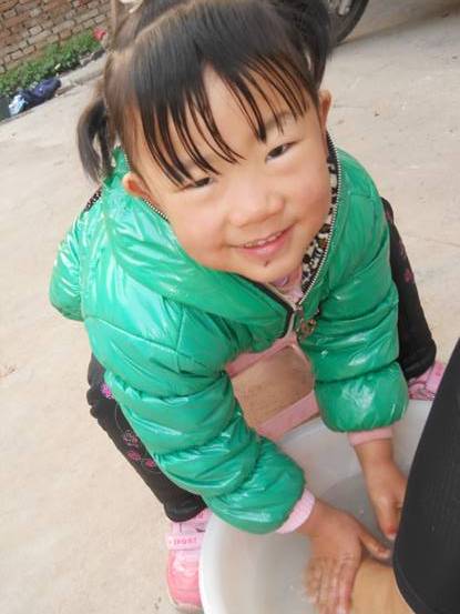 2012年11月22日商丘睢县马六大风车幼儿园感恩教育活动
