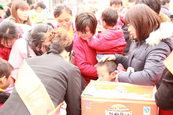 2012年11月21日商丘市开荒幼儿园成功成为群峰教育集团五星级品牌园