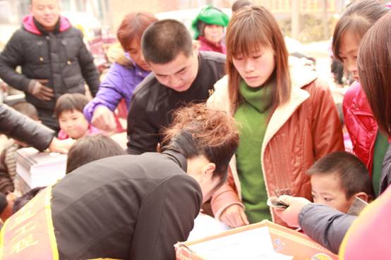 2012年11月21日商丘市开荒幼儿园成功成为群峰教育集团五星级品牌园
