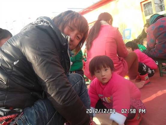 2012年12月4日开封半坡店第二幼儿园举行大型的感恩孝亲活动