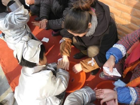 2012年12月11号郭小集红星幼儿园创新活动《弟子规》走进千家万户