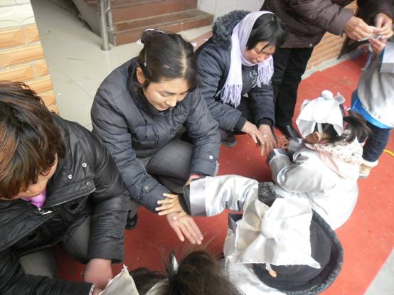 2012年12月11号郭小集红星幼儿园创新活动《弟子规》走进千家万户