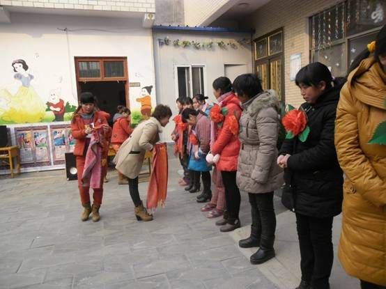 2012年12月11号郭小集红星幼儿园创新活动《弟子规》走进千家万户
