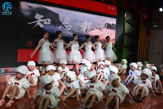 汝阳天才宝贝幼儿园大型家庭教育讲座暨毕业典